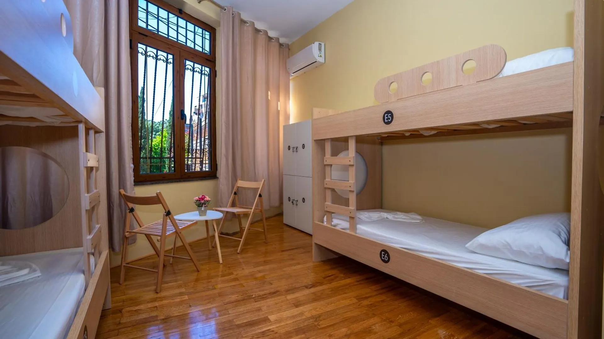 Terrace Hostel & Lounge Bar Shkoder