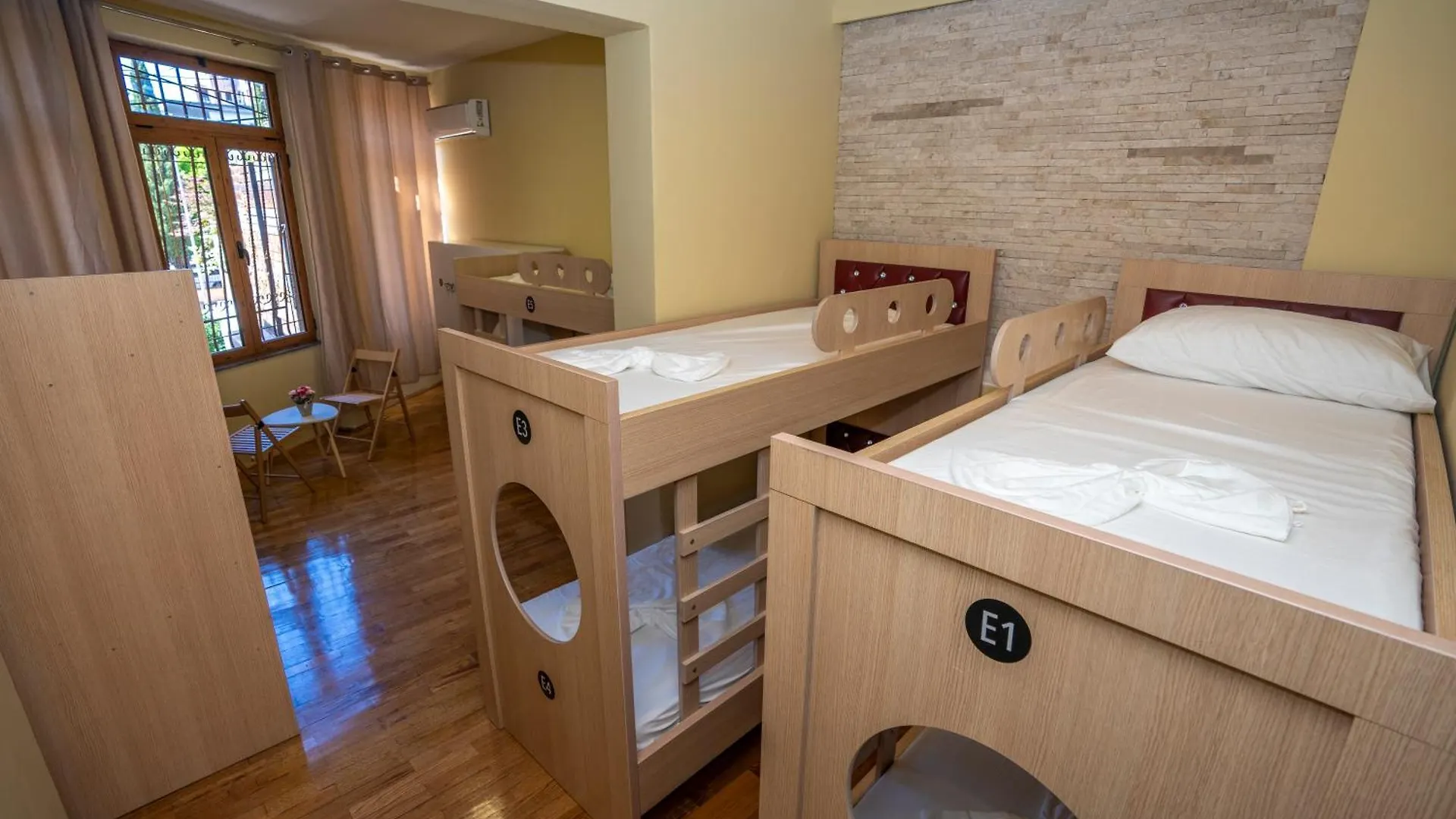 Terrace Hostel & Lounge Bar Shkoder