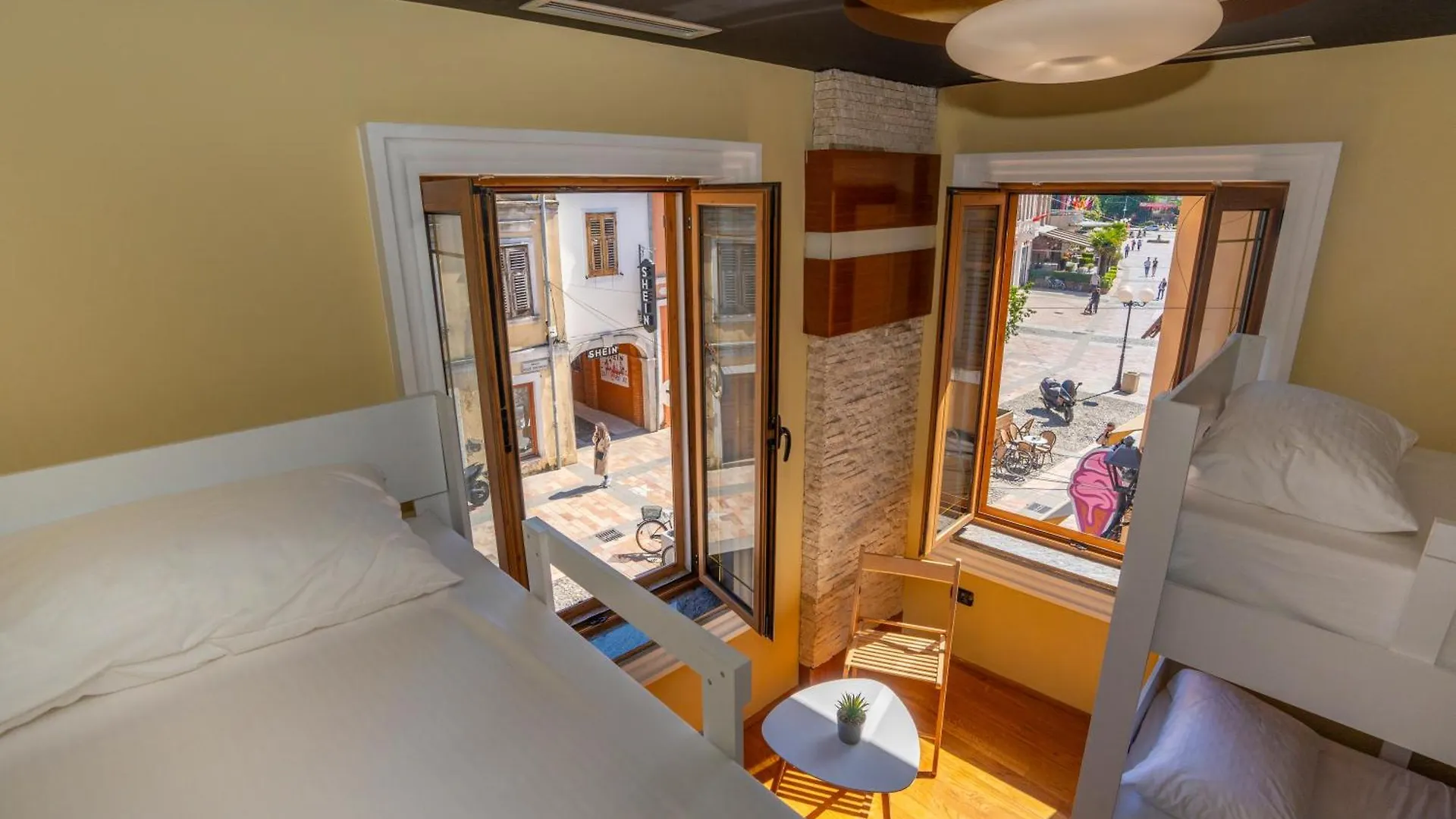 Terrace Hostel & Lounge Bar Shkoder