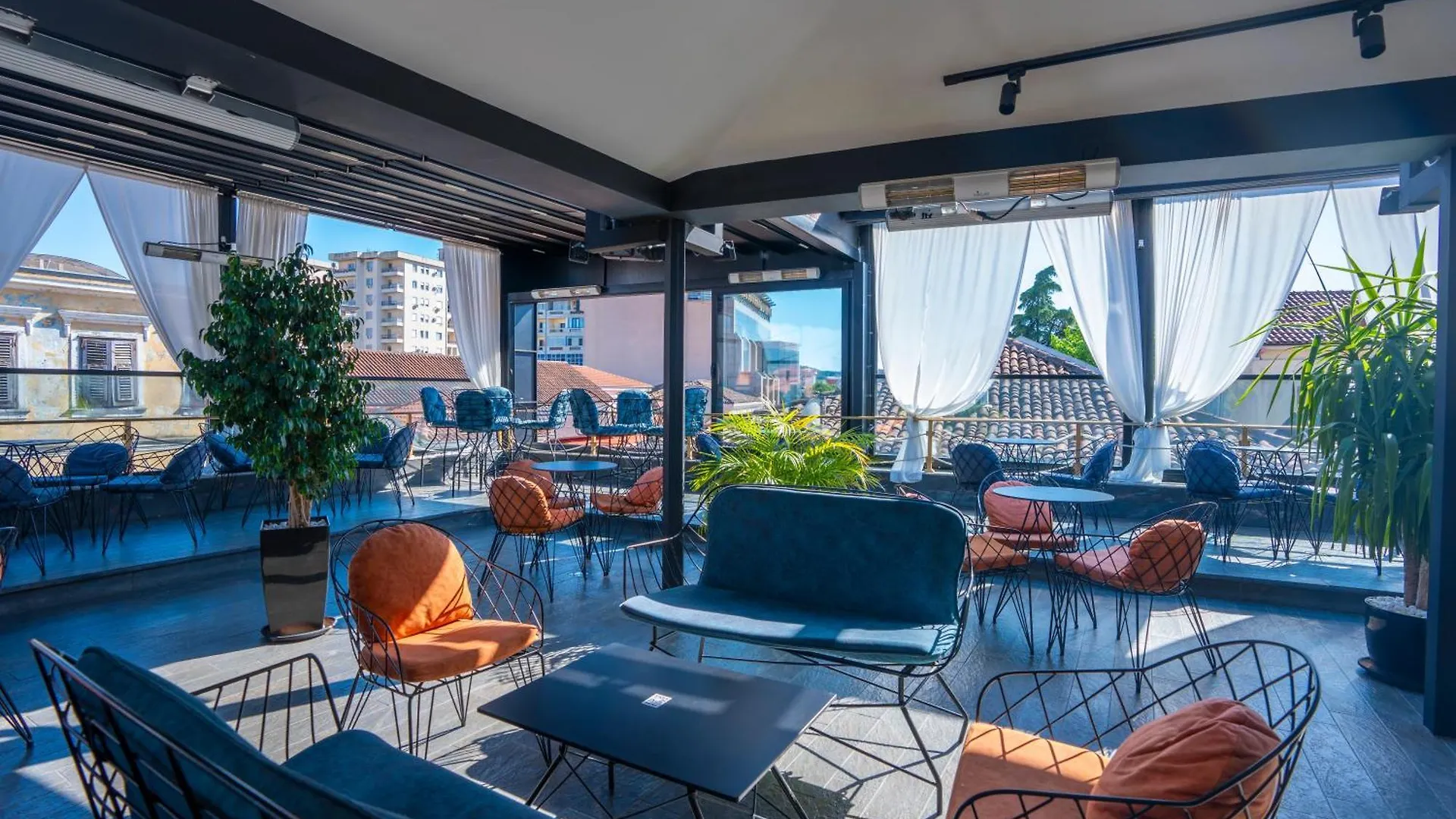 Terrace Hostel & Lounge Bar Shkoder