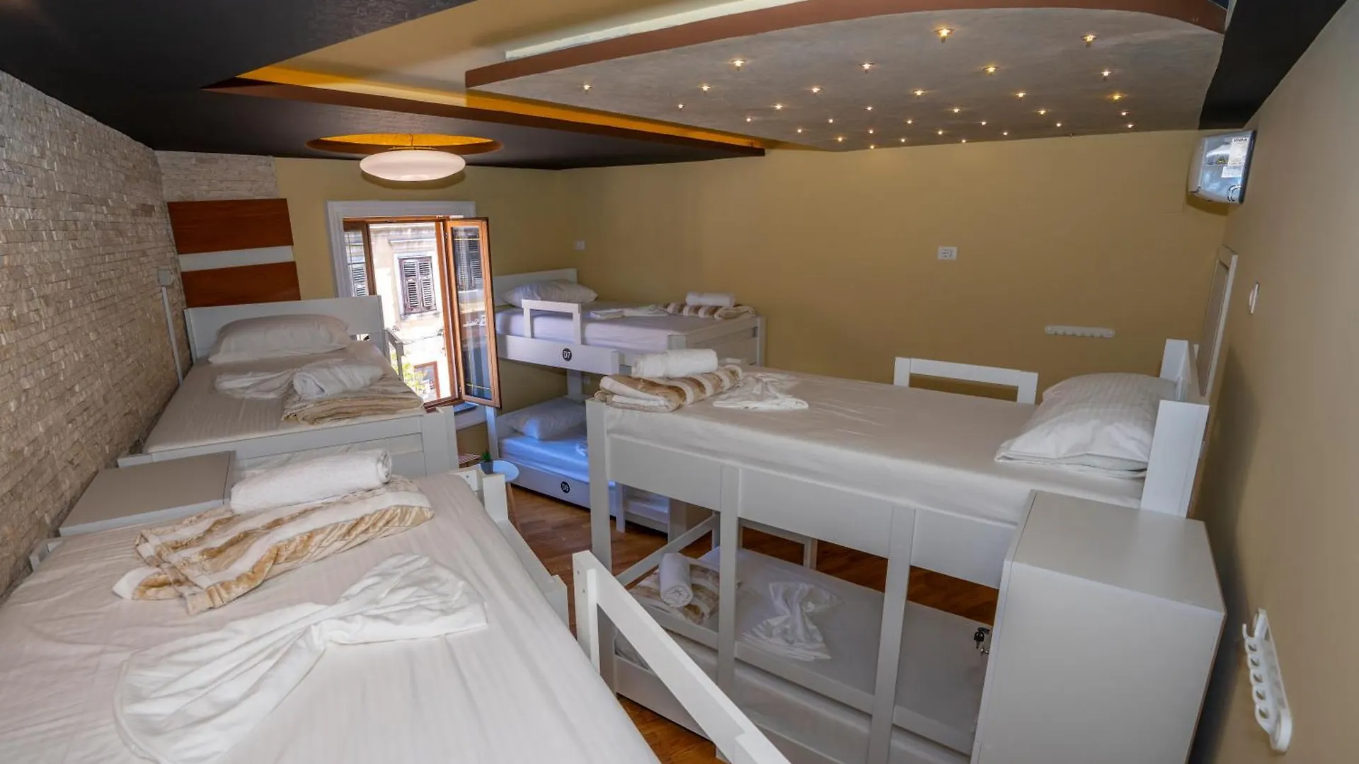 Terrace Hostel & Lounge Bar Shkoder 0*,  Albania