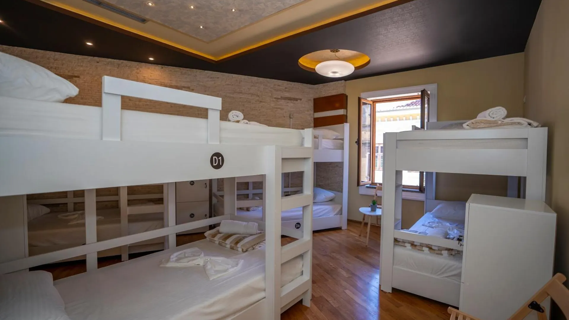 Terrace Hostel & Lounge Bar Shkoder
