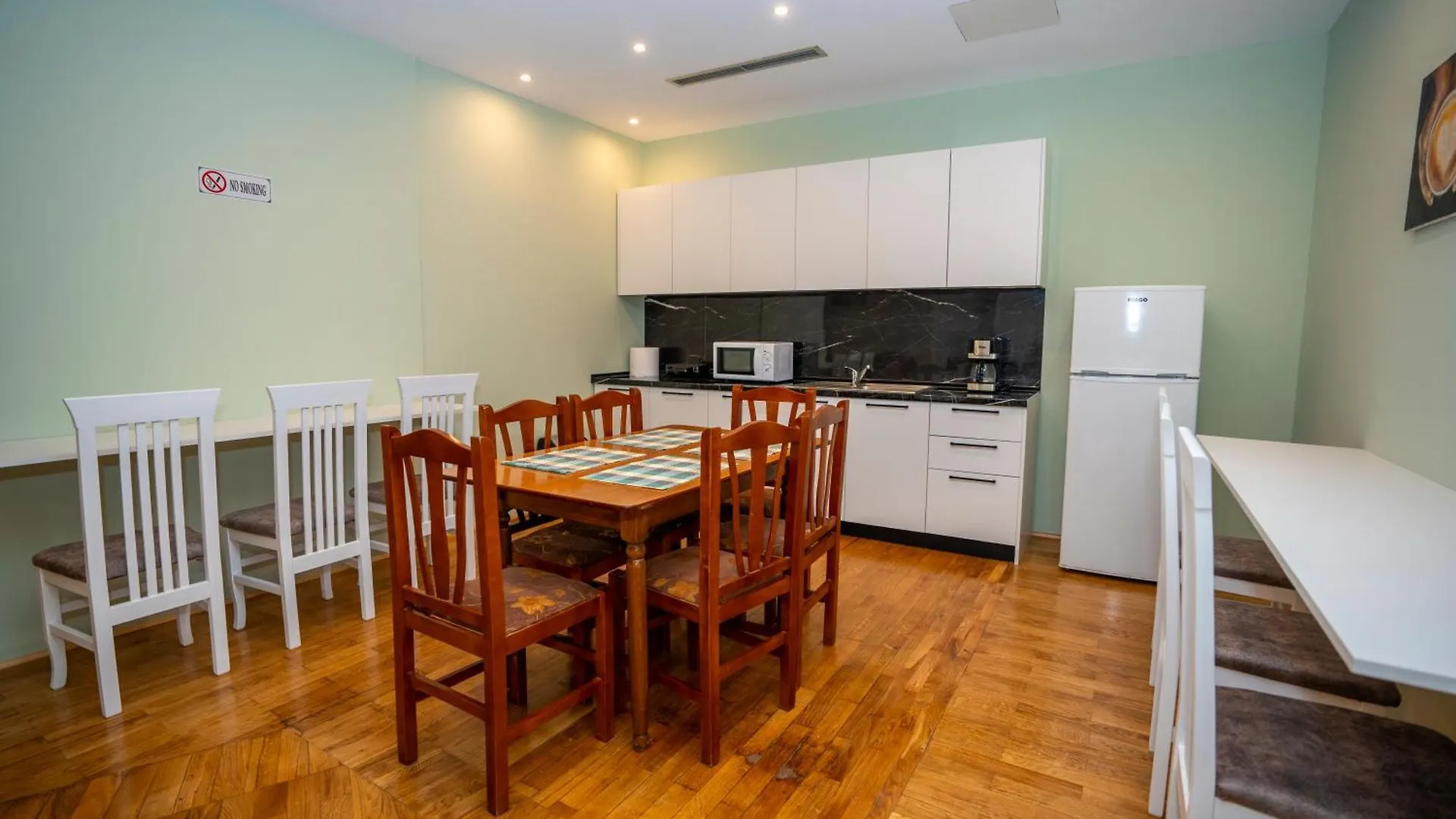 Terrace Hostel & Lounge Bar Shkoder